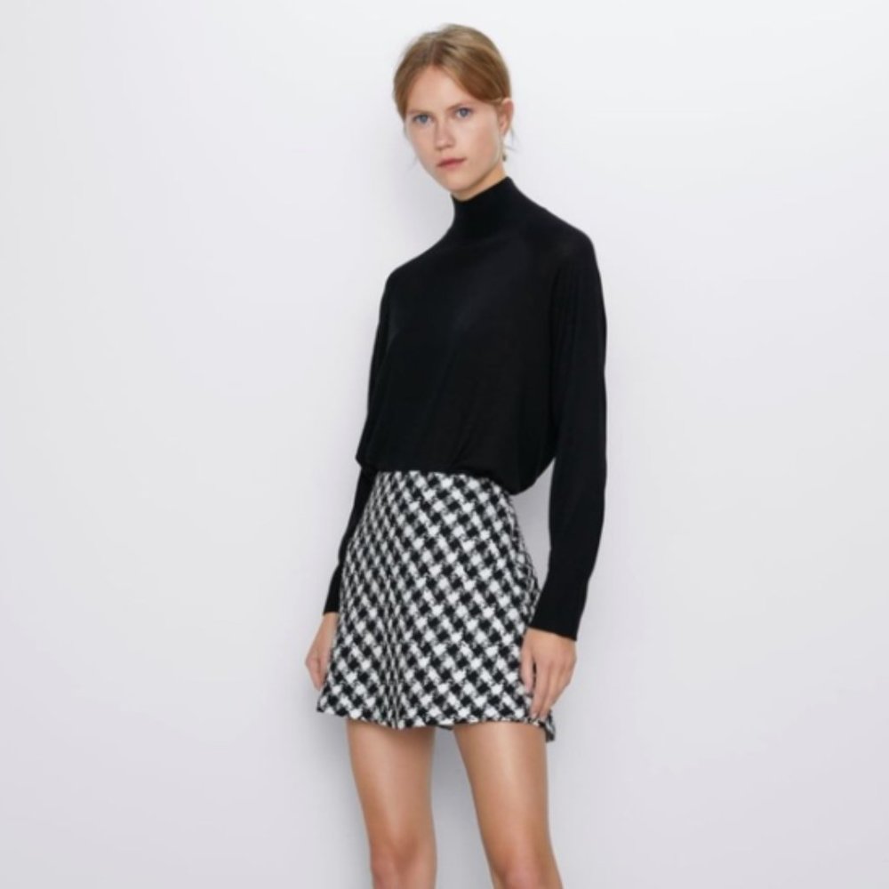 Houndstooth mini skirt